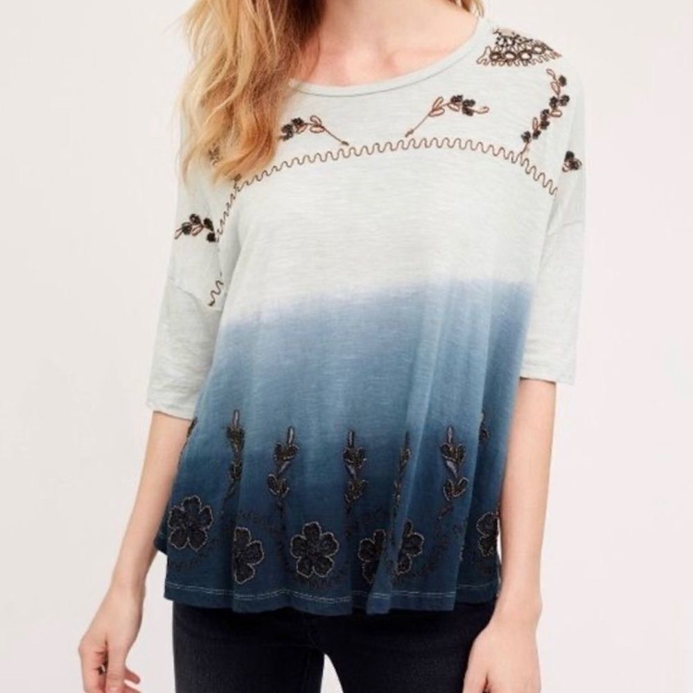 Anthropologie Akemi + Kin Tulsi swing tee beaded size XS‎